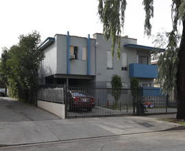 14312 Tiara St in Van Nuys, CA - Foto de edificio - Building Photo