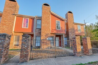 7726 W Gulf Bank Rd in Houston, TX - Building Photo - Building Photo