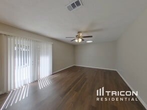 483 Spruceview Dr in Port Orange, FL - Foto de edificio - Building Photo