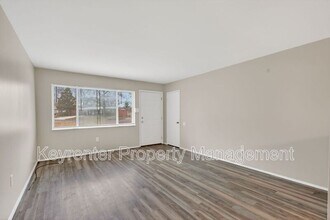 900 Paddock Dr in Florissant, MO - Building Photo - Building Photo