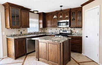 7022 Lanyon Dr in Dallas, TX - Building Photo - Building Photo