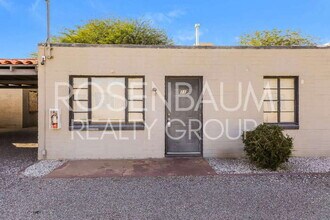 302 W Flores St in Tucson, AZ - Foto de edificio - Building Photo