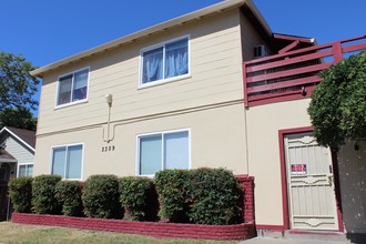 Cantalier Street in Sacramento, CA - Building Photo - Building Photo