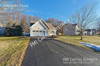 5 Kendra Dr in Clifton Park, NY - Building Photo - Building Photo