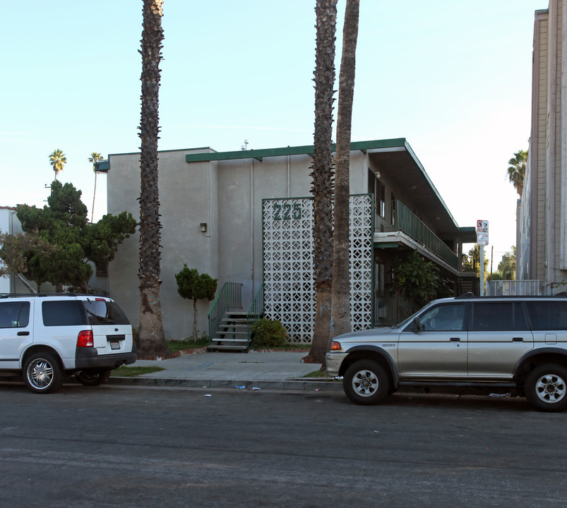 225 Avenue 51 in Los Angeles, CA - Foto de edificio