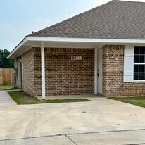 907 W 7th St in Bonham, TX - Building Photo
