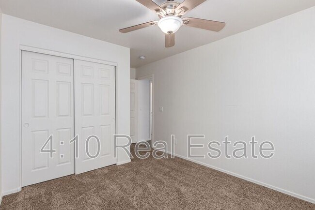 property at 30725 N Royal Oak Way