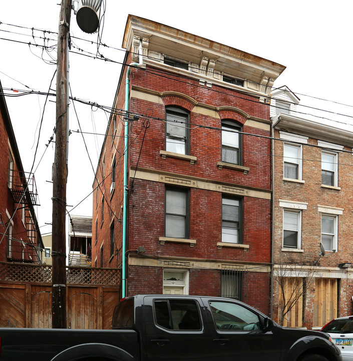 1402 Republic St in Cincinnati, OH - Foto de edificio