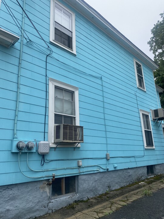 39 Saint James St, Unit 2 in Lowell, MA - Foto de edificio