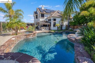 687 Flemish Ct in Brentwood, CA - Building Photo