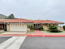 7648 Caminito Coromandel in San Diego, CA - Building Photo