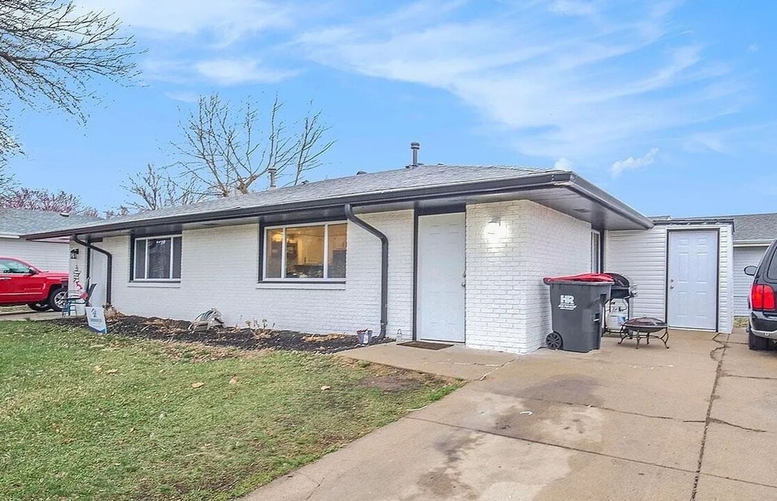 1201 SW 10th St-Unit -#1201 in Lincoln, NE - Building Photo