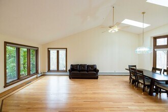 18 Clifford Ave in Tolland, CT - Building Photo - Building Photo