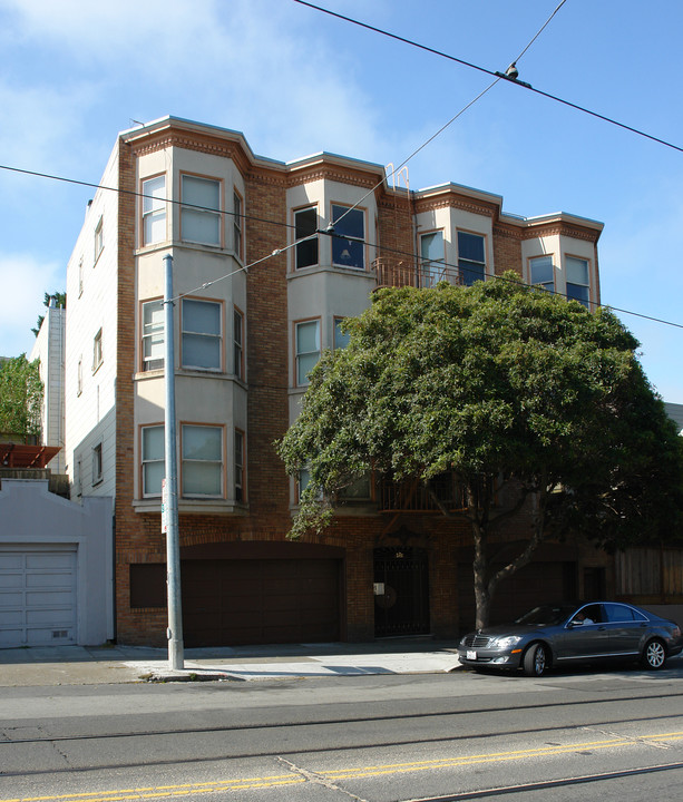 225 Irving St in San Francisco, CA - Building Photo