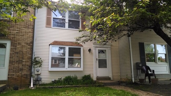 1711 Country Ct in Frederick, MD - Building Photo - Building Photo