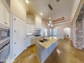 405 Dunvegan Ct in Lafayette, LA - Building Photo - Building Photo