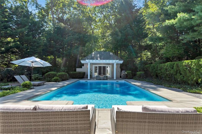 170 Northside Dr in Sag Harbor, NY - Building Photo - Building Photo