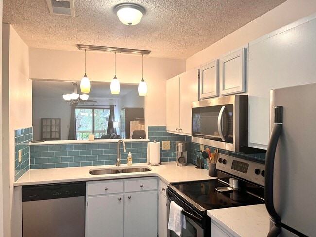 1130 Silent Harbor Ct, Unit F in Mount Pleasant, SC - Building Photo - Building Photo