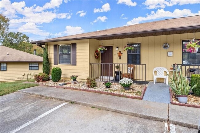 property at 1101 New Horizon St