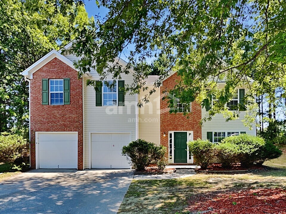 1905 Barnett W Ct NE in Buford, GA - Foto de edificio