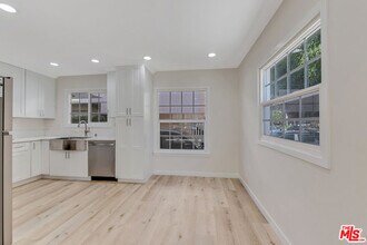 853 S Bedford St in Los Angeles, CA - Foto de edificio - Building Photo