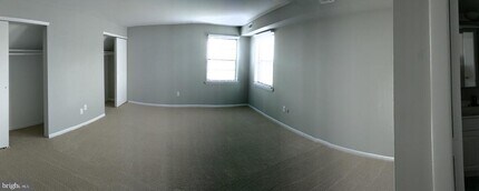 406B Willow Turn in Mount Laurel, NJ - Building Photo - Building Photo