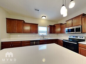 2428 Apple Tree Ln in Indianapolis, IN - Building Photo - Building Photo