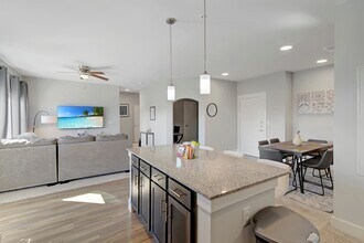 25500 Westheimer Pkwy in Katy, TX - Foto de edificio - Building Photo