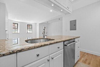 131 Warren Ave in Boston, MA - Building Photo - Building Photo