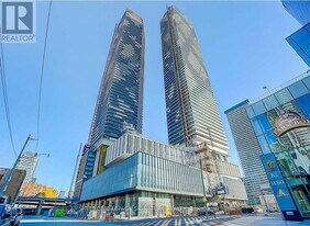 138 Downes St in Toronto, ON - Building Photo