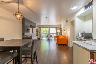 5213 Raintree Cir in Culver City, CA - Building Photo - Building Photo
