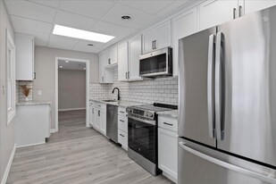 3771 Gainesborough Dr in Orion Township, MI - Building Photo