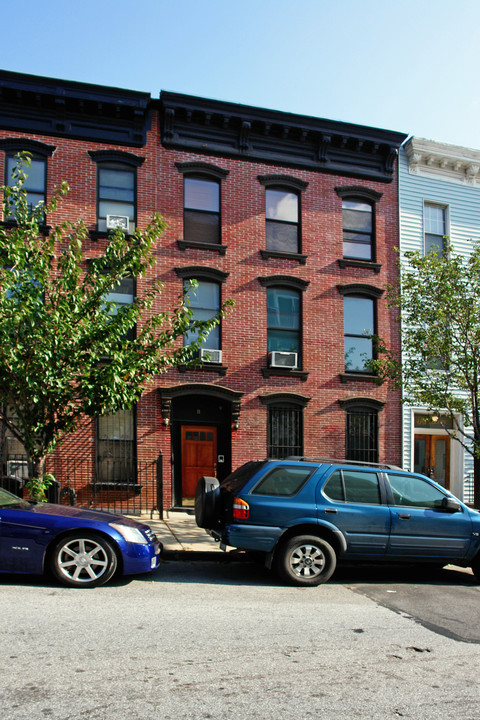 11 4th St in Brooklyn, NY - Building Photo