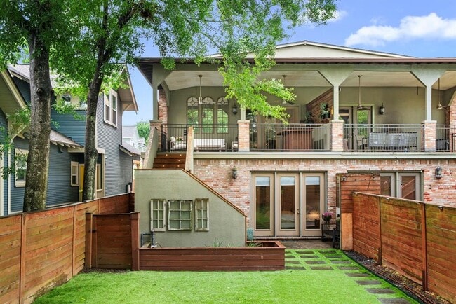 property at 943 Oxford St