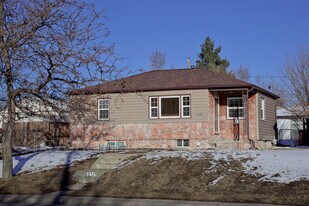 1230 Havana St in Aurora, CO - Building Photo