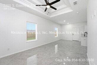 2200 S Oakview Dr in Edinburg, TX - Foto de edificio - Building Photo