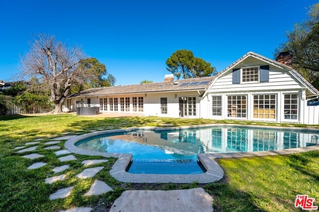 23628 Long Valley Rd in Hidden Hills, CA - Building Photo - Building Photo