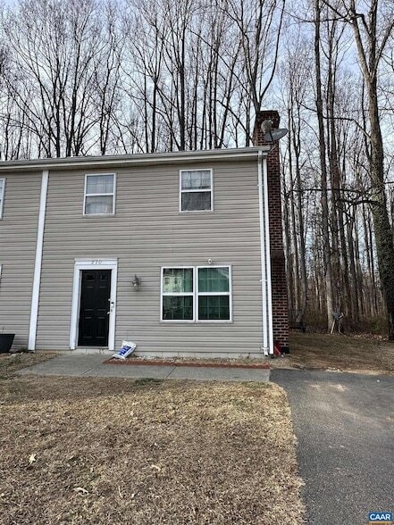 270 Albert Ct in Charlottesville, VA - Foto de edificio - Building Photo