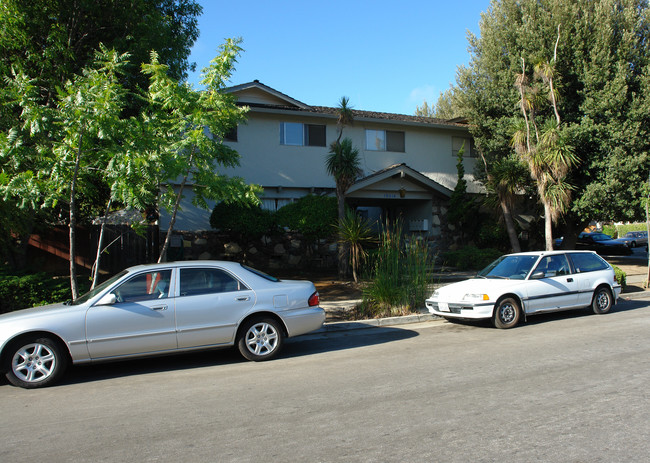 19514 Greenwood Ct in Cupertino, CA - Building Photo - Building Photo