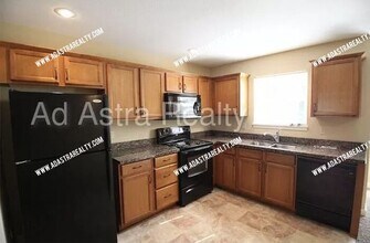 13755 Post Oak Ln in Platte City, MO - Building Photo - Building Photo