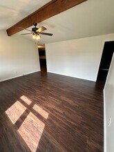 413 W Elm St in Republic, MO - Foto de edificio - Building Photo