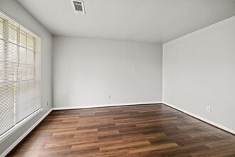 122 W Havner Ln in Houston, TX - Building Photo - Building Photo