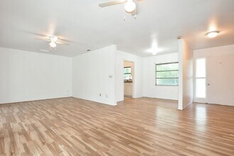 3530 NW 34th Pl in Gainesville, FL - Building Photo - Building Photo