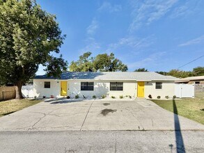 5212 Peach Ave in Seffner, FL - Building Photo - Building Photo