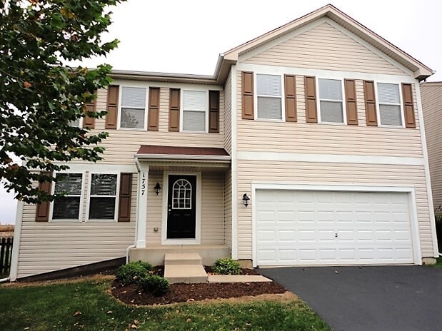 property at 1757 Ivy Ln