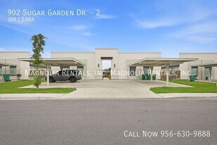 902 Sugar Gdn Dr, Unit 2 in Pharr, TX - Building Photo