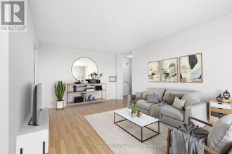 665 Bathgate Dr in Ottawa, ON - Building Photo - Building Photo