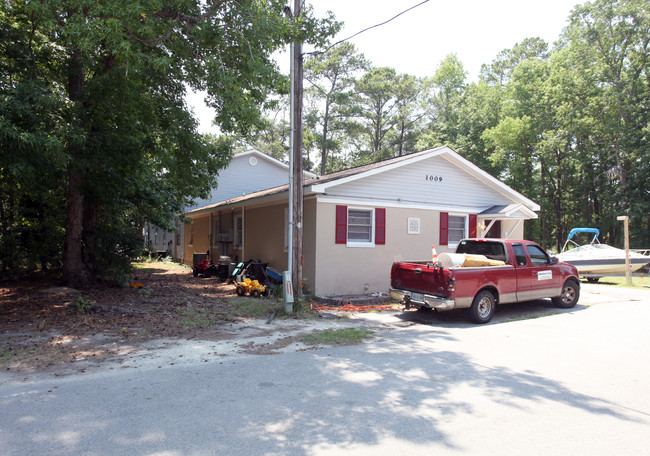 1009 32nd Ave S in North Myrtle Beach, SC - Building Photo - Building Photo