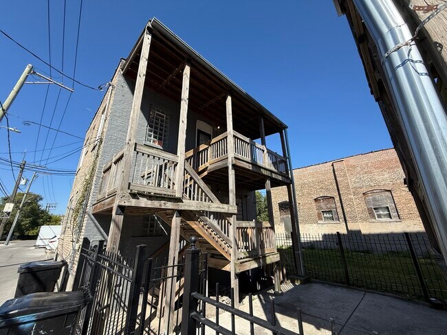 1142 S Francisco Ave in Chicago, IL - Building Photo - Building Photo