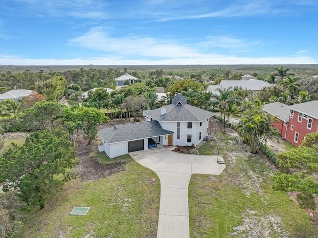 9752 SE Highborne Way in Hobe Sound, FL - Building Photo - Building Photo